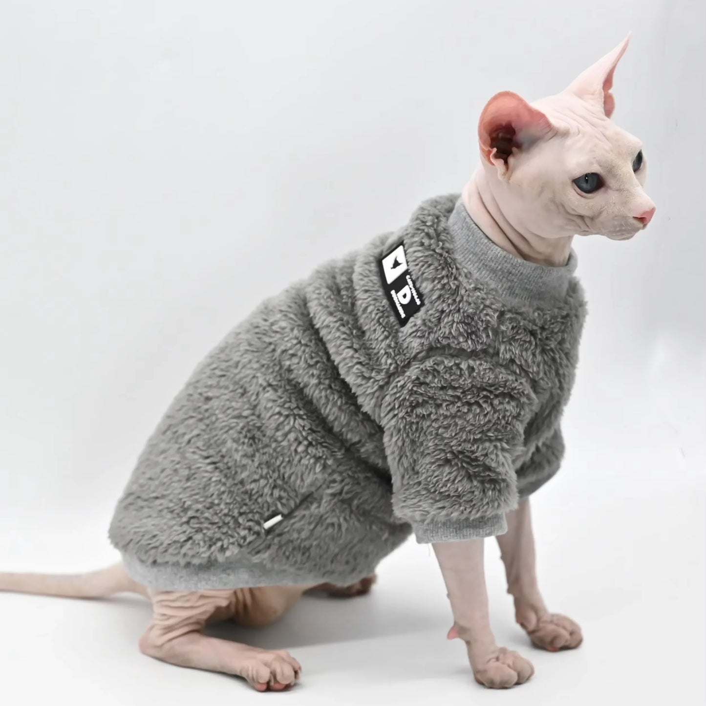 DUOMASUMI Winter Sweater for Sphynx Cats - Fashionable and Comfortable Thickened Clothing for Hairless Cats